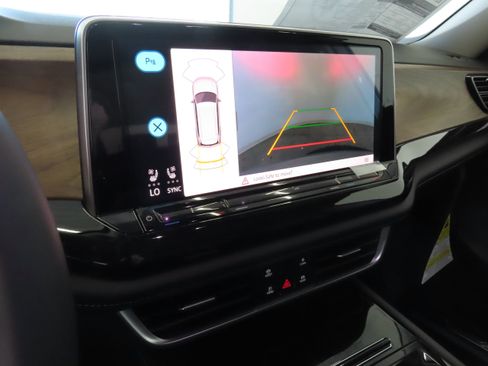 New 2025 Volkswagen Atlas SE image 19