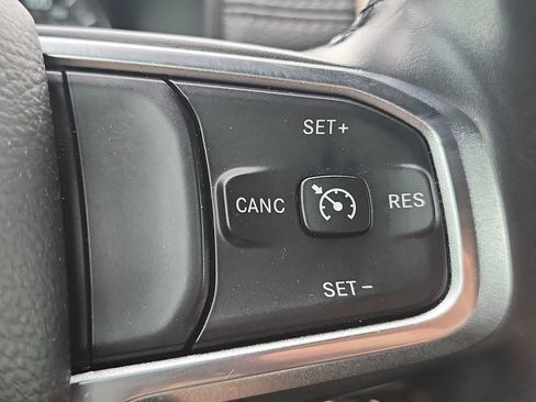 Used 2019 RAM 1500 Laramie AWD/4WD image 28