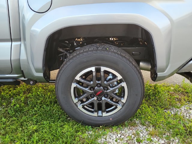 Used 2026 Toyota Tacoma TRD Sport w/ TRD Sport Upgrade Package RWD image 5
