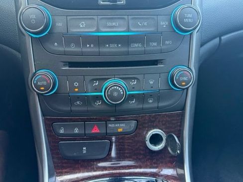 Used 2013 Chevrolet Malibu LT FWD image 21
