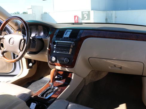 Used 2006 Cadillac DTS Performance image 49