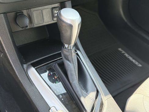 Used 2016 Toyota Corolla LE image 11