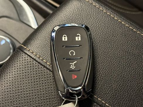 Used 2023 Chevrolet Traverse Premier AWD/4WD image 17