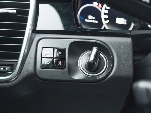 Used 2021 Porsche Cayenne Turbo S image 17