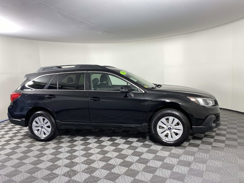 Used 2018 Subaru Outback 2.5i Premium AWD/4WD image 12
