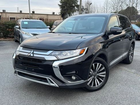 Used 2020 Mitsubishi Outlander SE FWD image 3