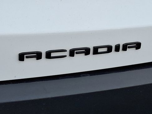 Certified 2023 GMC Acadia SLE w/ Driver Convenience Package image 32