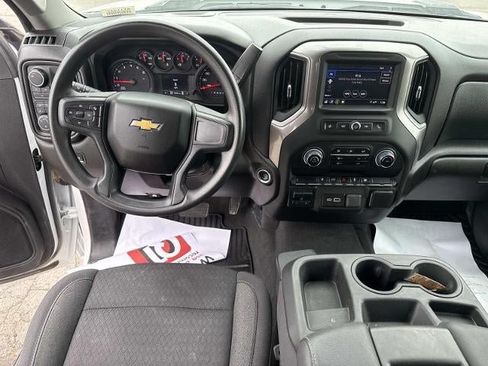 Used 2025 Chevrolet Silverado 2500 Custom w/ Custom Convenience Package AWD/4WD image 18