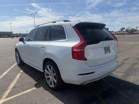 Used 2017 Volvo XC90 T6 Momentum w/ Vision Package AWD/4WD image 4