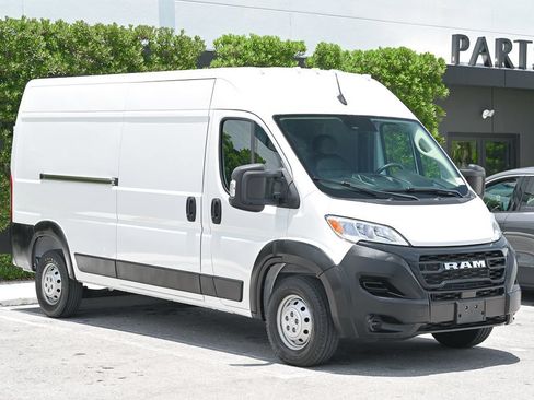 Used 2023 RAM ProMaster 2500 FWD image 3