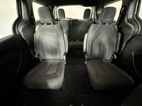 Used 2019 Chrysler Pacifica Touring Plus w/ Advanced Safetytec Group FWD image 13