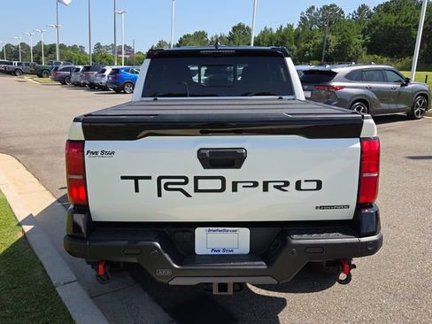 Used 2025 Toyota Tacoma TRD Pro AWD/4WD image 11