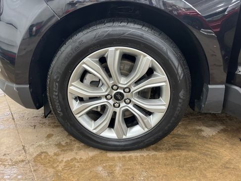 Used 2024 Ford Edge Titanium image 27