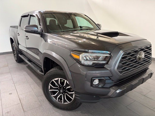 Used 2021 Toyota Tacoma TRD Sport w/ TRD Premium Sport Package AWD/4WD image 7
