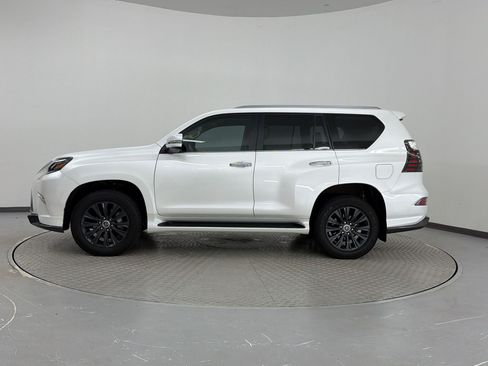 Used 2023 Lexus GX 460 Premium w/ Accessory Package AWD/4WD image 2