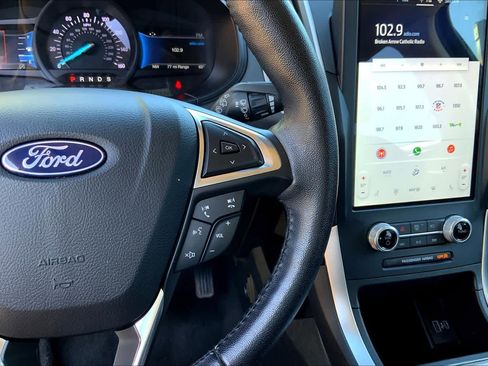 Used 2022 Ford Edge SEL image 23