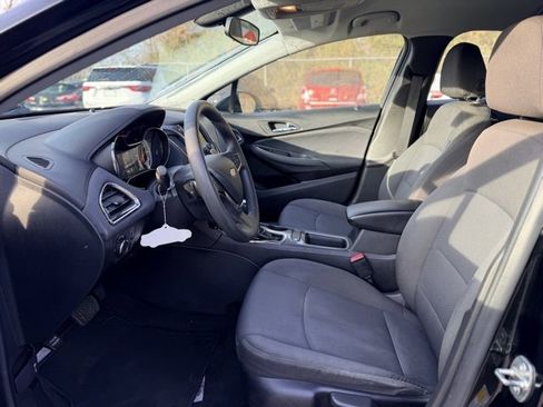 Used 2019 Chevrolet Cruze LT image 5