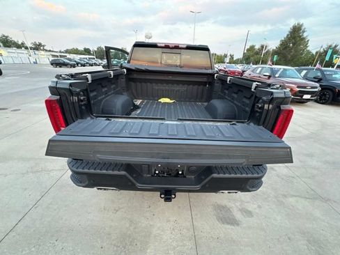 Used 2023 GMC Sierra 1500 Denali w/ Technology Package AWD/4WD image 19
