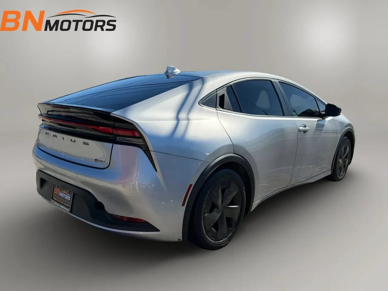 Used 2023 Toyota Prius LE FWD image 6