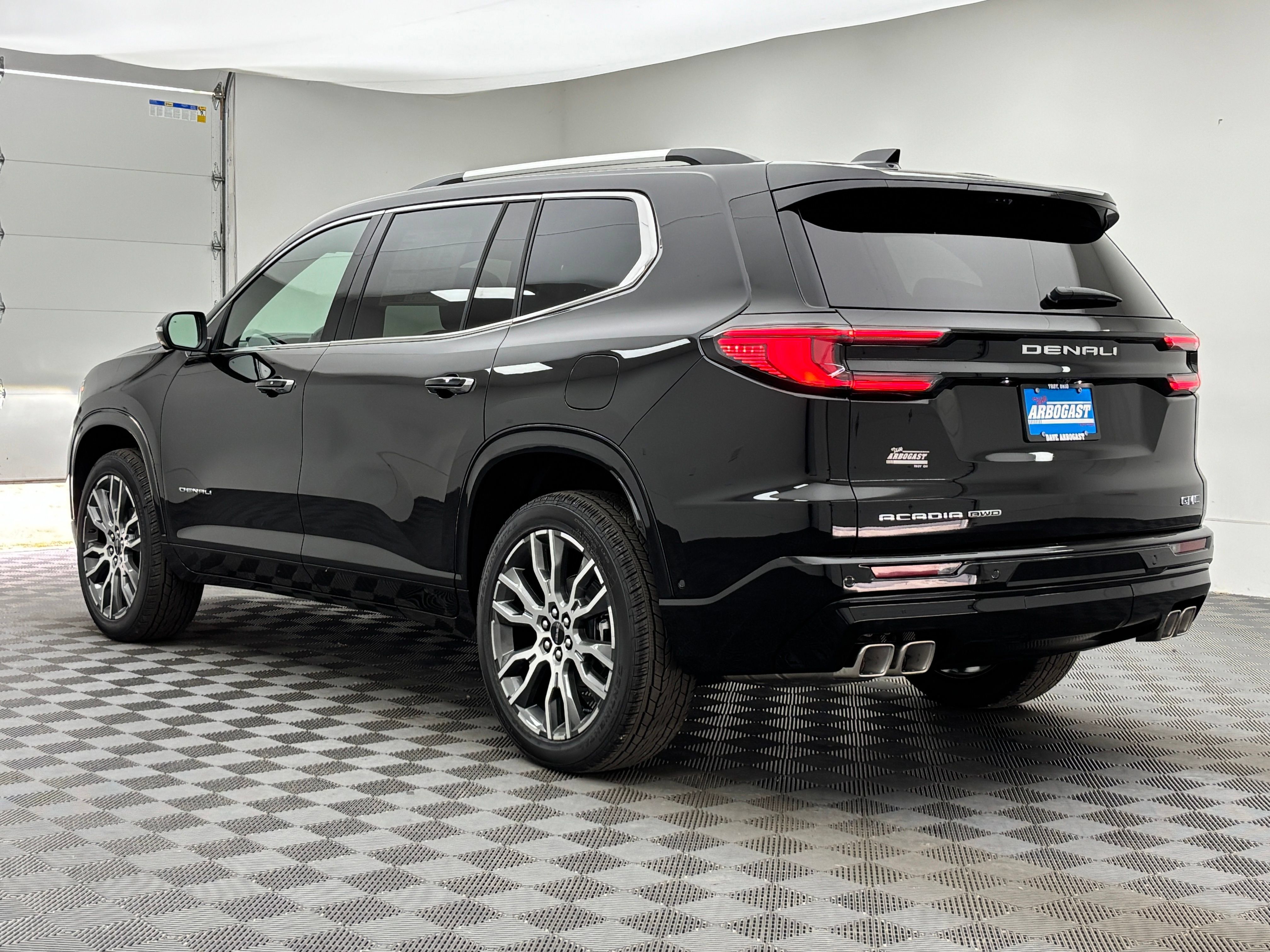 New 2026 GMC Acadia Denali Ultimate w/ LPO, Floor Liner Package AWD/4WD image 16