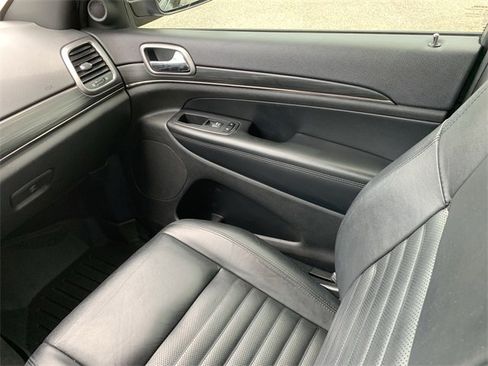 Used 2019 Jeep Grand Cherokee Limited X image 18