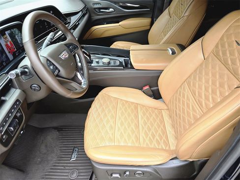 Used 2021 Cadillac Escalade Sport w/ Driver Assist Tech Package image 18