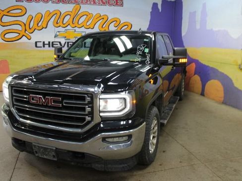 Used 2017 GMC Sierra 1500 SLE w/ Max Trailering Package AWD/4WD image 4