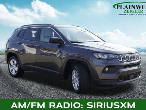 Used 2022 Jeep Compass Latitude image 4