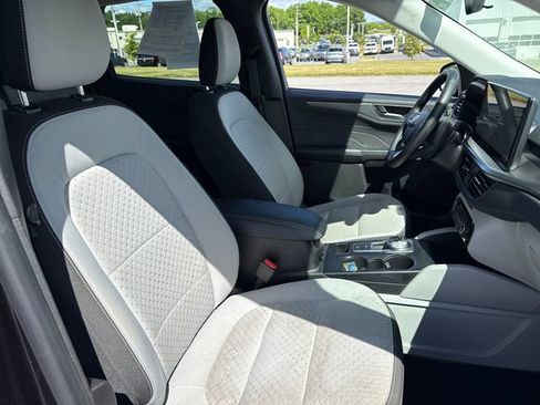 Used 2023 Ford Escape Active w/ Tech Pack #1 AWD/4WD image 13