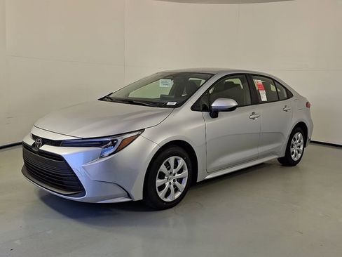 New 2026 Toyota Corolla LE FWD image 3