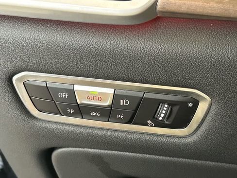 Used 2022 BMW X5 xDrive40i w/ Premium Package image 11