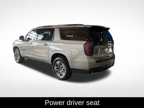 Used 2025 Chevrolet Suburban Z71 AWD/4WD image 20