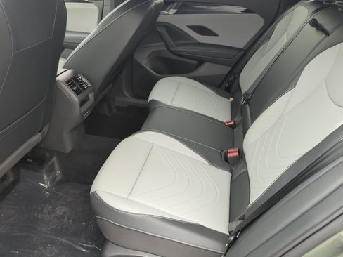 New 2026 Volkswagen Tiguan SE R-Line image 17