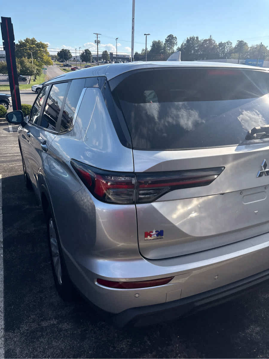Used 2025 Mitsubishi Outlander ES AWD/4WD image 29