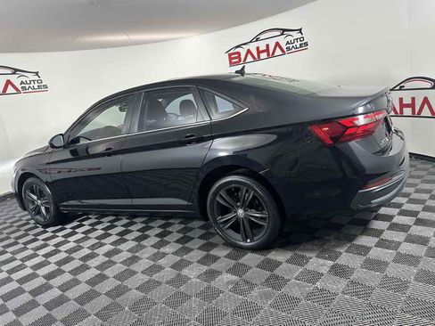 Used 2022 Volkswagen Jetta SE w/ Panoramic Sunroof Package image 6