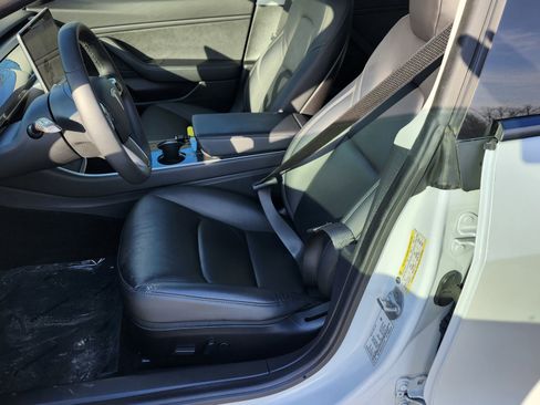 Used 2020 Tesla Model 3 Performance image 22