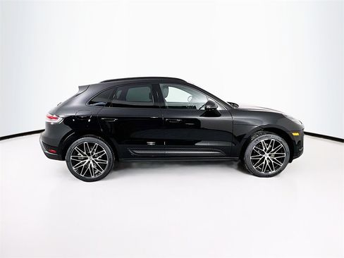 New 2026 Porsche Macan image 8