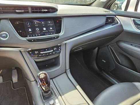 Certified 2025 Cadillac XT5 Premium Luxury image 19