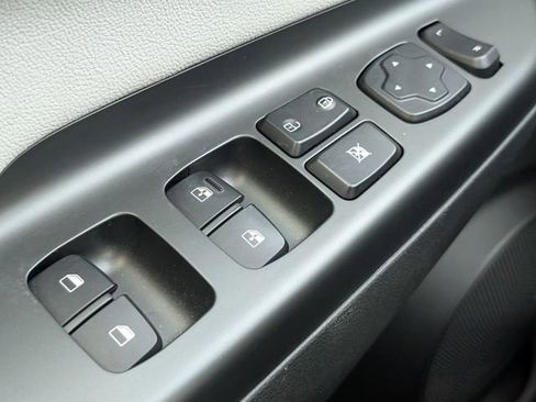 Used 2023 Hyundai Kona Limited image 23