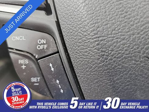 Used 2019 Ford Fusion SE FWD image 15