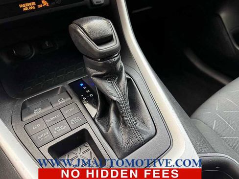 Used 2020 Toyota RAV4 XLE image 31