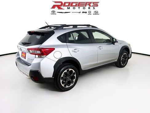 Certified 2022 Subaru Crosstrek 2.0i image 8