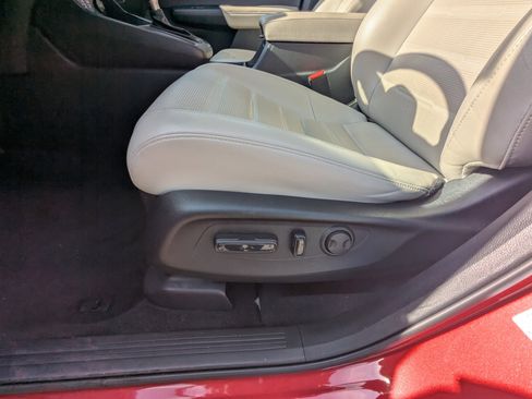 Used 2024 Honda CR-V EX-L image 18