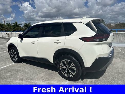 Used 2023 Nissan Rogue SV image 14