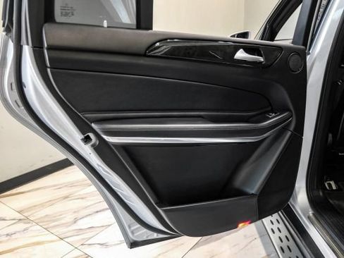 Used 2017 Mercedes-Benz GLS 550 4MATIC image 47