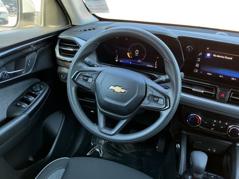 Used 2024 Chevrolet TrailBlazer LT w/ Driver Confidence Package image 11