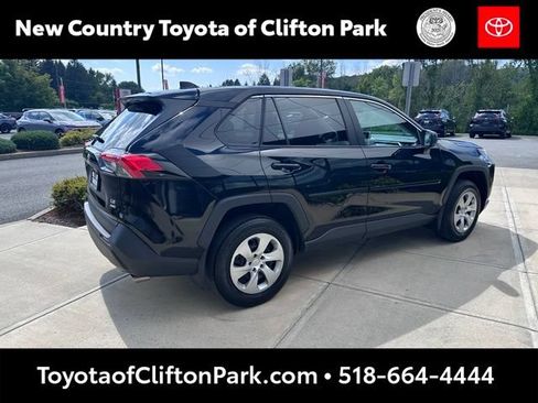 Used 2023 Toyota RAV4 LE AWD/4WD image 3