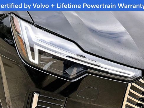 Certified 2025 Volvo XC90 B6 Plus image 39