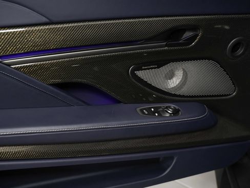 Used 2025 Aston Martin Vanquish RWD image 45