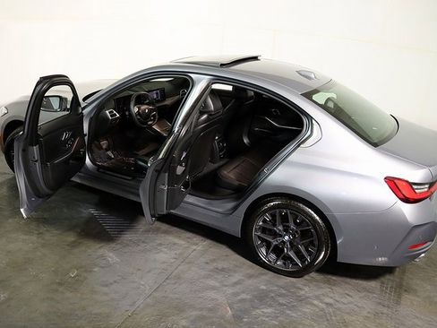 Used 2025 BMW 330i xDrive Sedan image 5